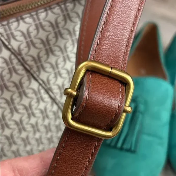 Fossil Skylar crossbody Cream and Brown preloved ❤️EUC Any questions - Picture 5 of 17